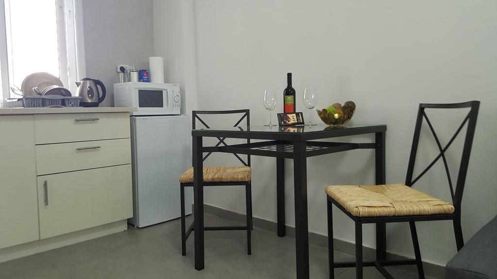Studio Masaryk Apartment Bat Yam Eksteriør billede