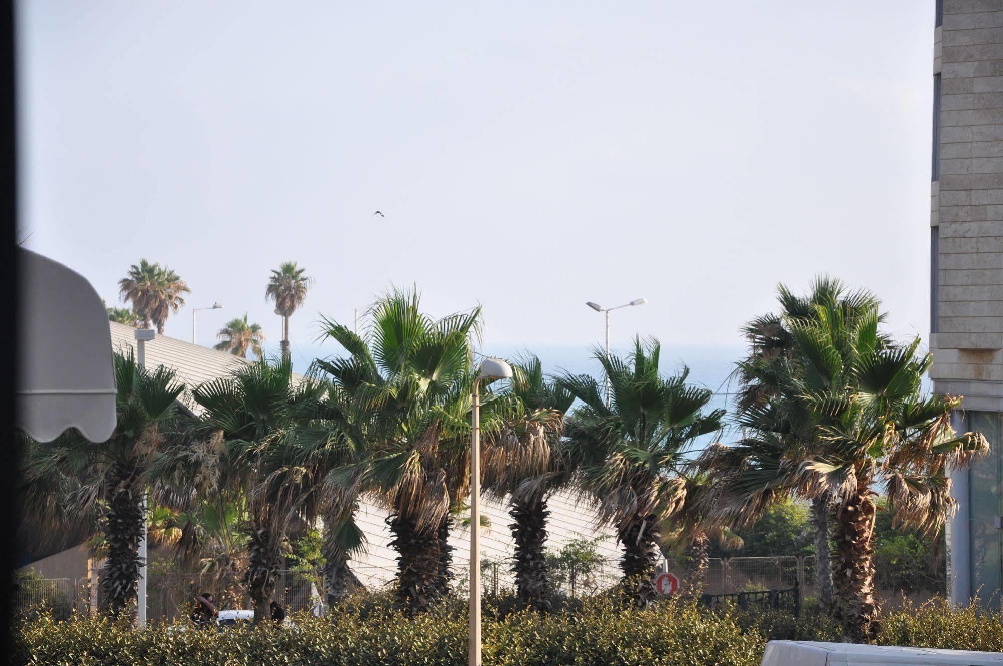 Studio Masaryk Apartment Bat Yam Eksteriør billede