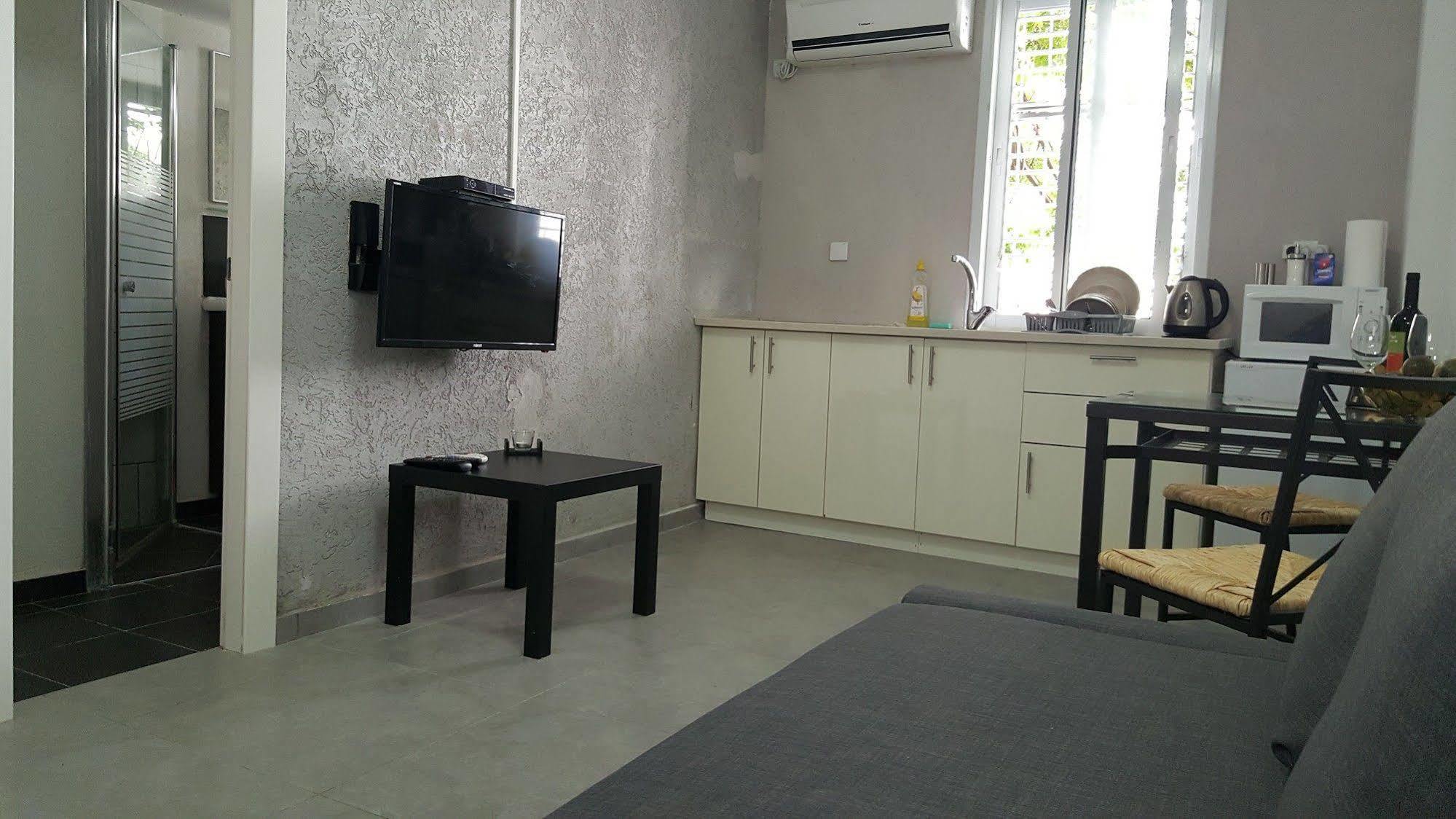 Studio Masaryk Apartment Bat Yam Eksteriør billede